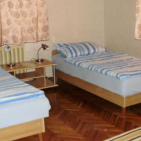 Agnes Nyaralo Penzion Balatonszárszó