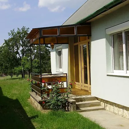 Agnes Nyaralo Penzion Balatonszárszó
